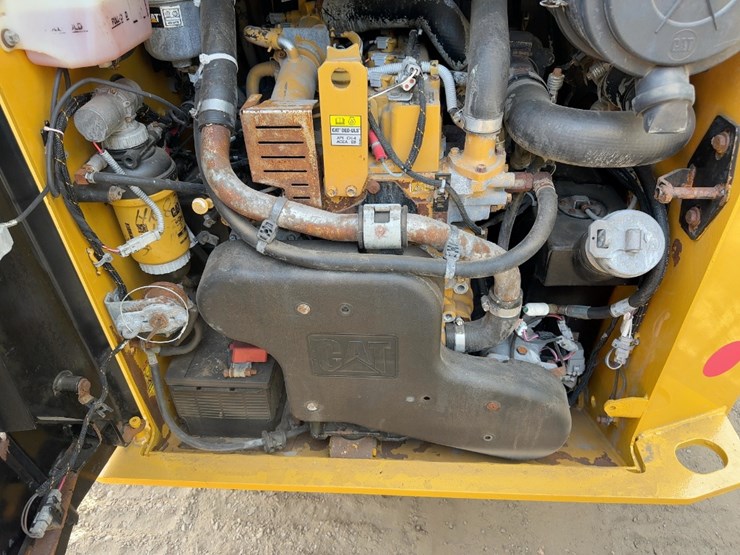 2021-caterpillar-259d3-image-17