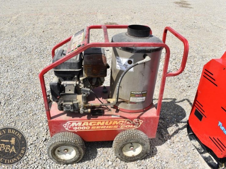 magnum-4000-series-gold-pressure-washer---15-hp,-4000-psi-image-1