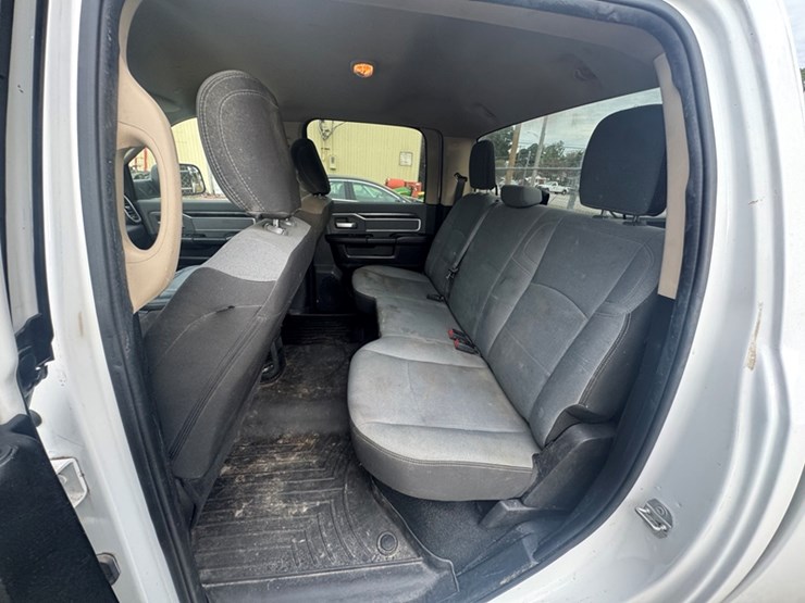 2019-ram-2500-big-horn-image-7