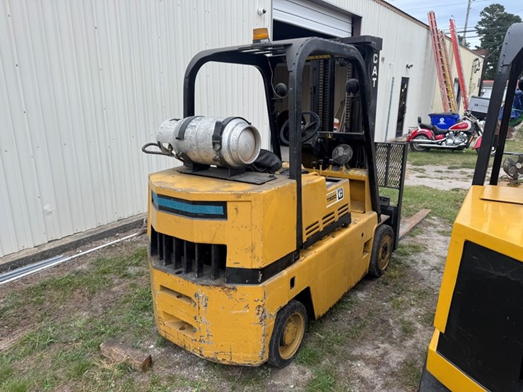 caterpillar-t80d-image-3