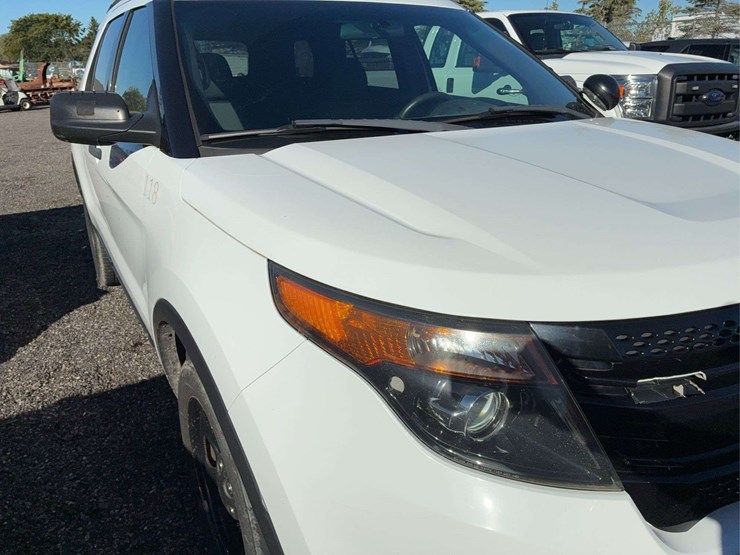 2014-ford-explorer-image-26