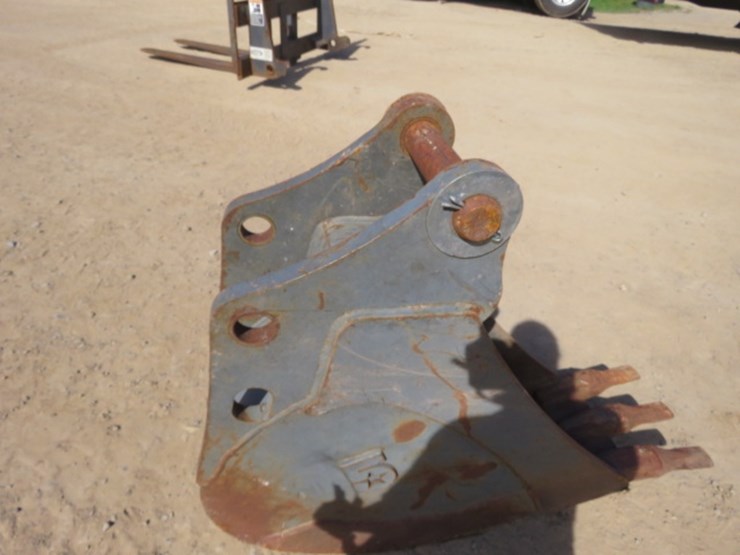 excavator-bucket-with-teeth-image-4