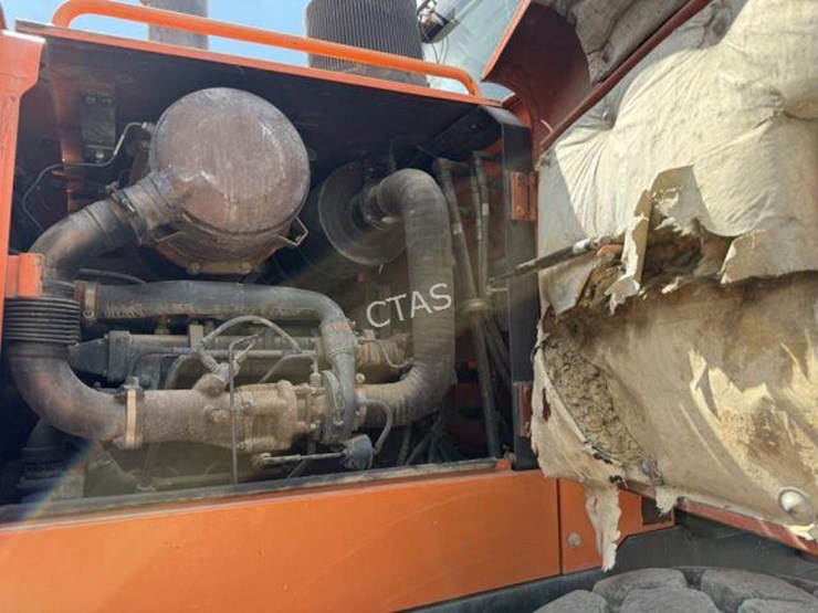 #220-•-doosan-wheel-loader-w/-bucket-image-22