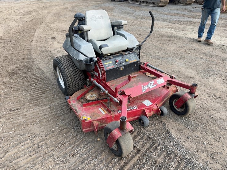 exmark-lazer-z-zero-turn-mower-image-6