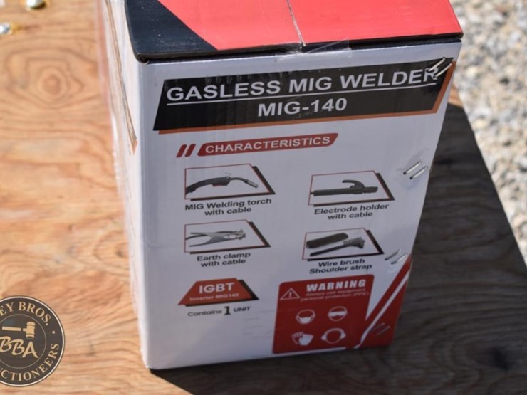 landhero-mig-140-gasless-mig-welder-image-4