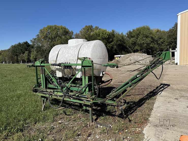 300-gallon-mounted-poly-tank-sprayer-300-gallon-mounted-poly-tank-sprayer-2001-image-3