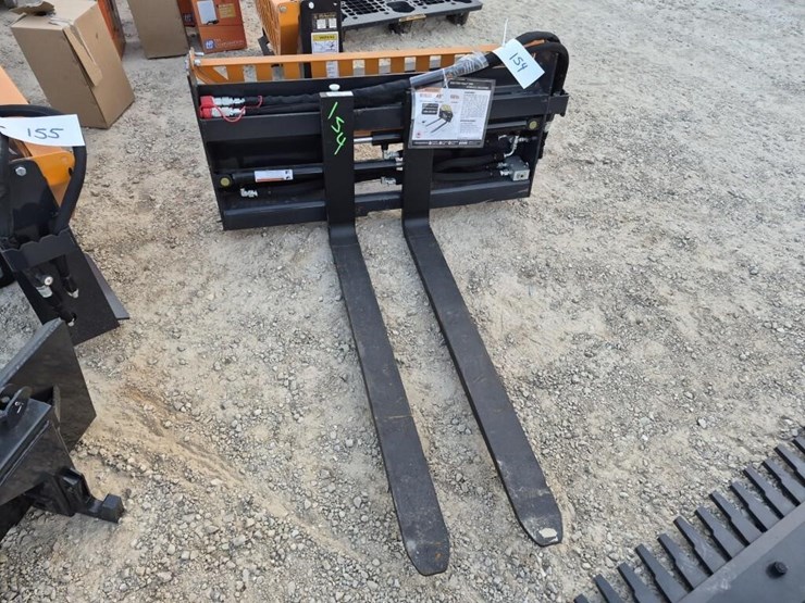 wolverine-pfa-11-3300g-hydraulic-pallet-forks-image-1