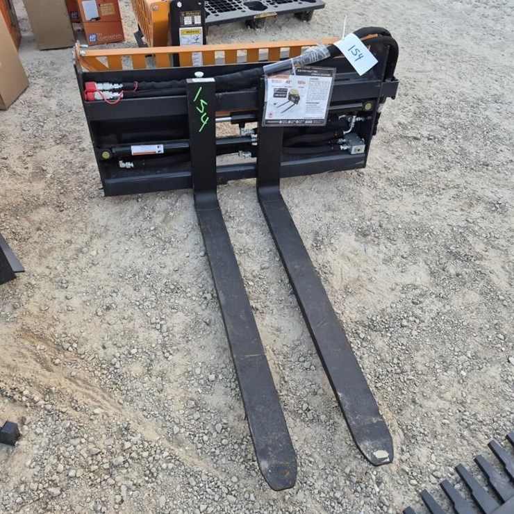 Wolverine PFA-11-3300G Hydraulic Pallet Forks