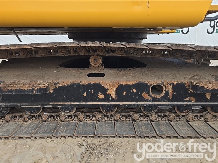 2022-deere-130g-image-18