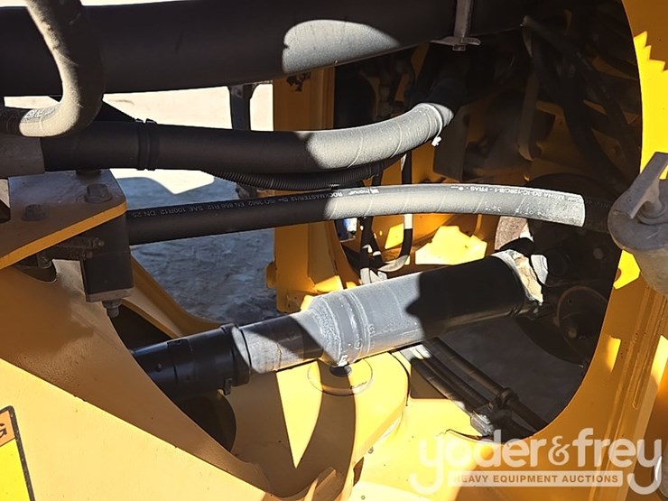 2016-volvo-l70h-image-30