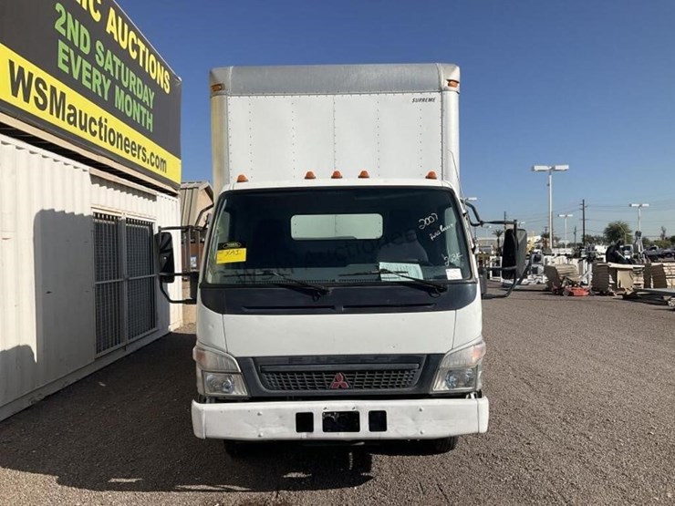 2007-mitsubishi-fuso-box-truck-image-3