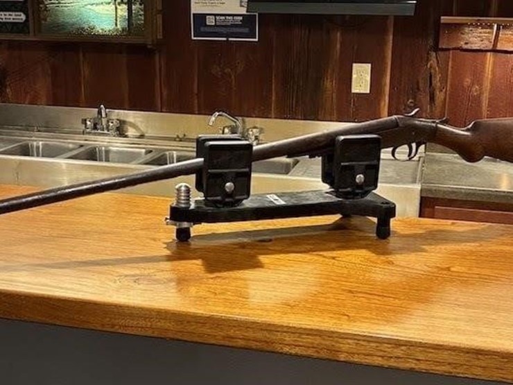 armory-gun-co-12-gauge-shotgun-image-2