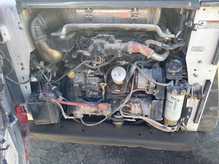 2022-bobcat-t870-image-35