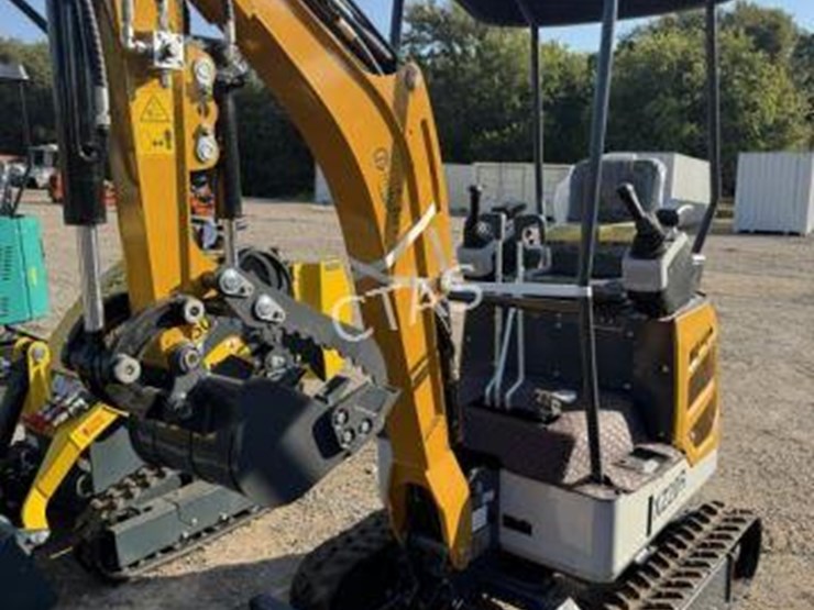 #68-•-mini-excavator---gas---model:-xz20r-image-1