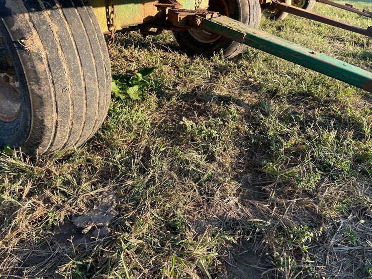 badger-tandem-axle-silage-wagon-image-10