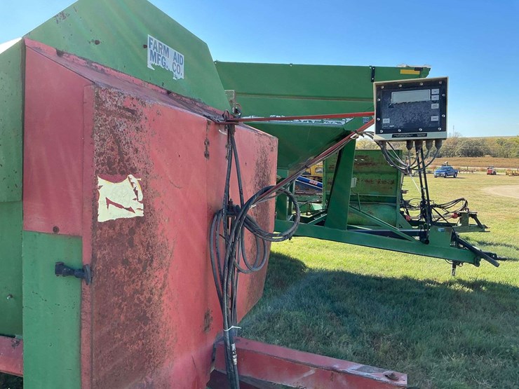 farm-aid-feed-wagon-image-2