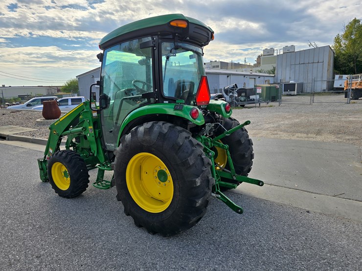john-deere-4044r-image-10