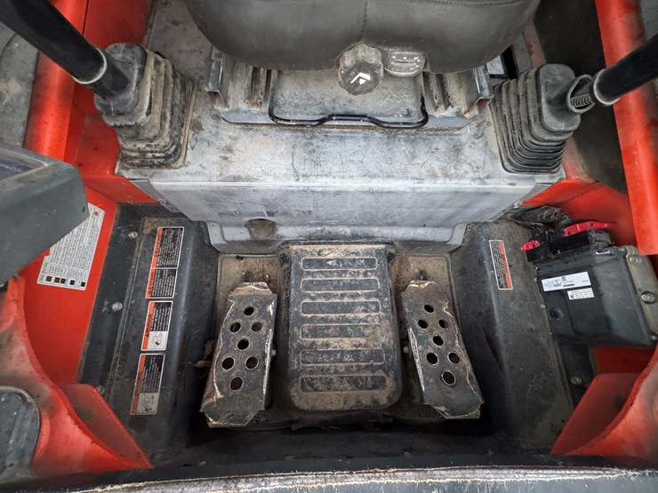 kubota-ssv65-image-24