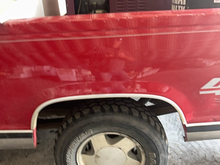 1998-chevrolet-half-ton-four-wheel-drive-pick-up,￼-showing-254,000-miles,-used-for-farm-service-pick-up,-works-great-image-25