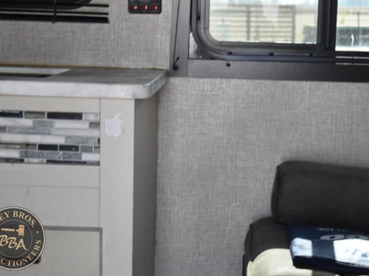 2022-jayco-jay-flight-slx-264bh-38128-image-27