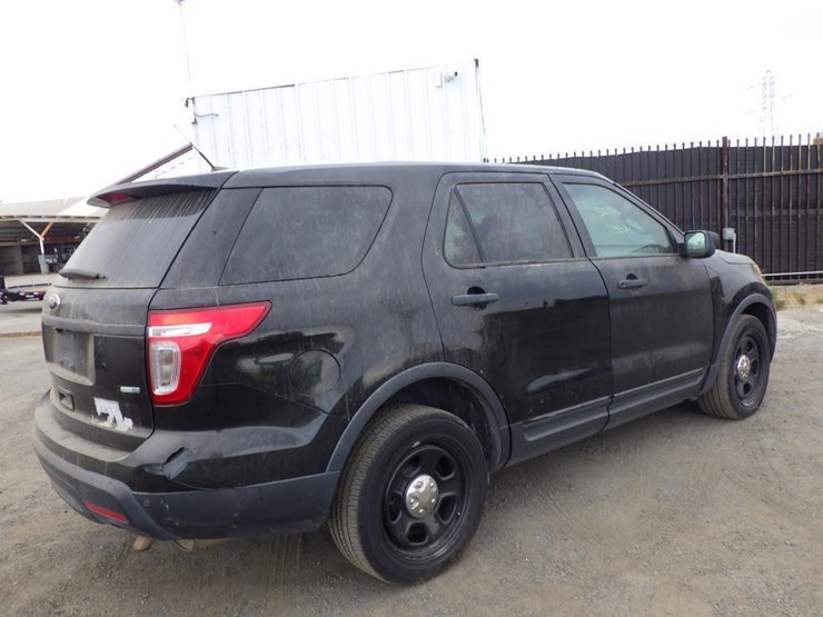 2015-ford-explorer-image-4