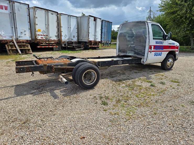 2008-ford-e450-image-19