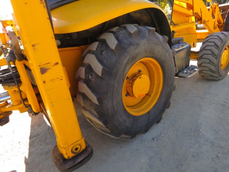 2003-jcb-214-image-4