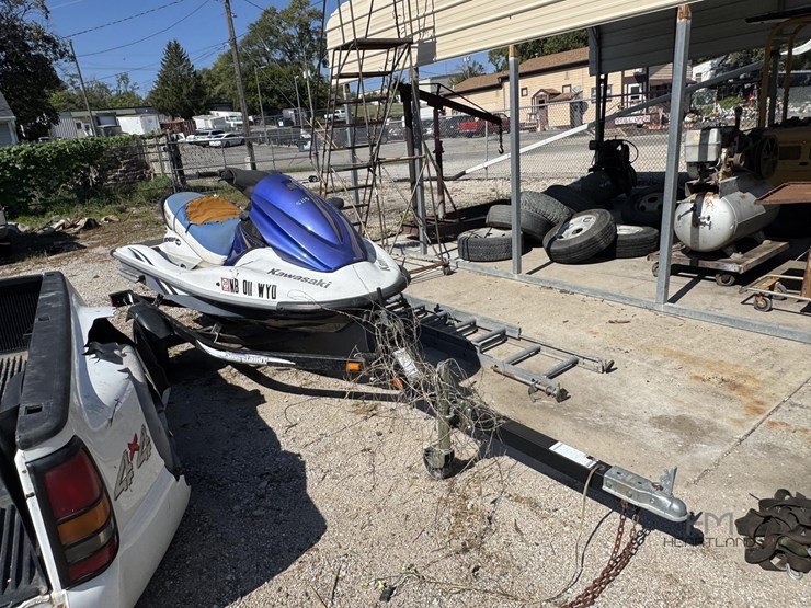 kawasaki-jet-ski-(stx-15f)-kawasaki-jet-ski-(stx-15f)-image-2
