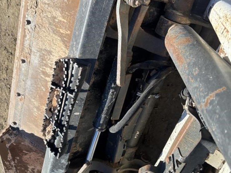 2022-bobcat-t62-image-11