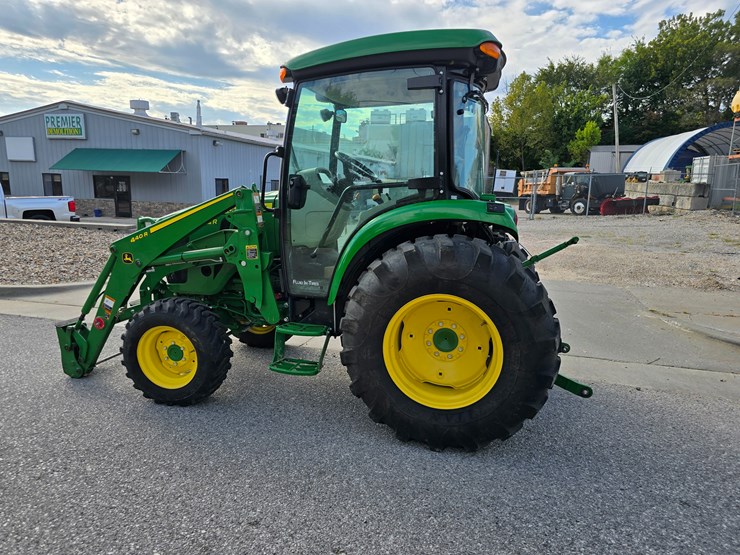 john-deere-4044r-image-9