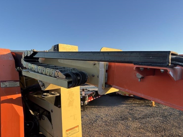 2016-jlg-e300ajp-image-15