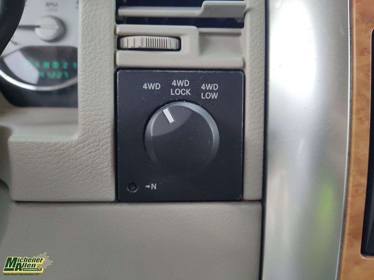 2008-chrysler-aspen-image-11