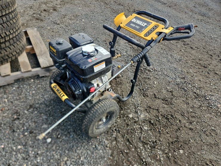 dewalt-pressure-washer-image-1
