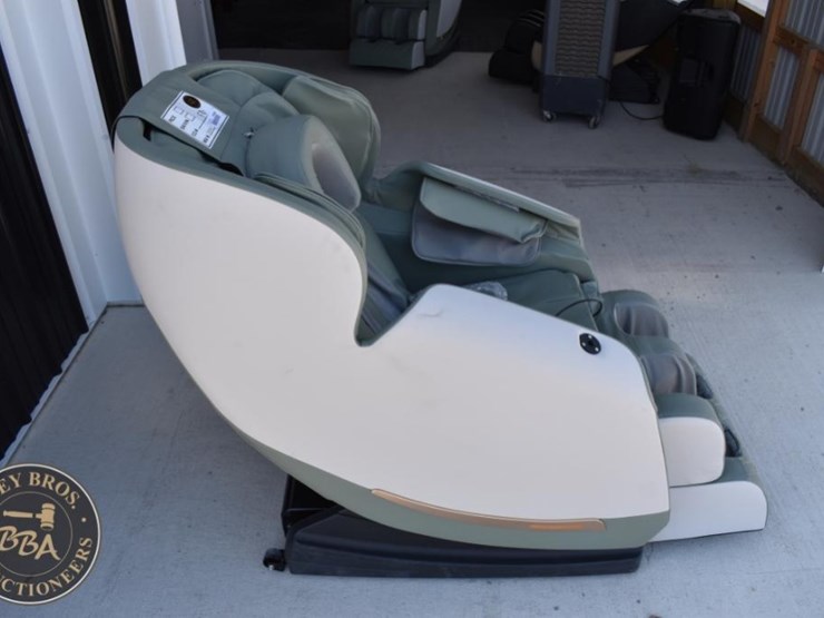 massage-chair-with-full-body-and-reclining-function-image-7