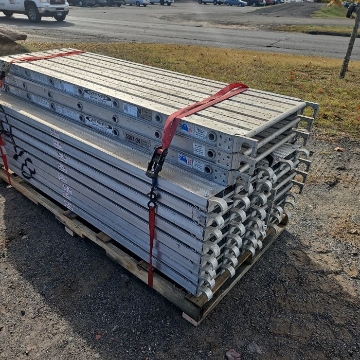 QUANTITY OF WERNER ALUMINUM PLANKS