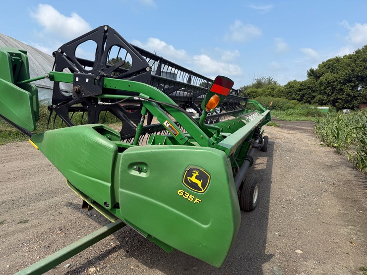 2013-john-deere-635f-image-3