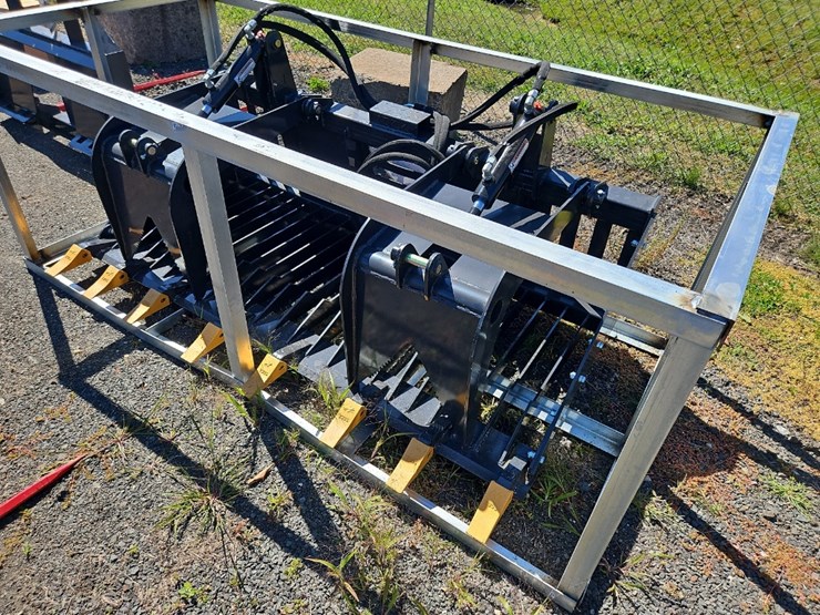landhonor-72"-skeleton-bucket-grapple-image-1