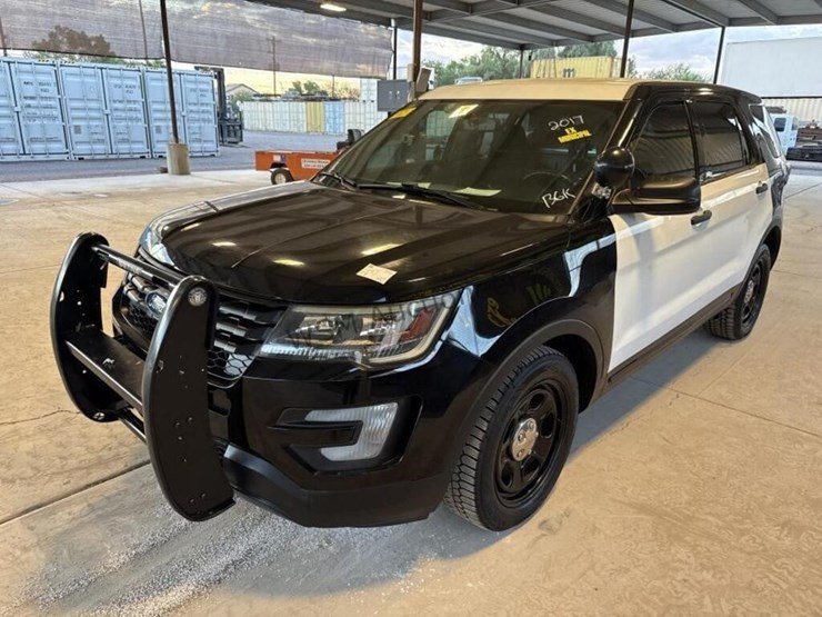 2017-ford-explorer-image-4