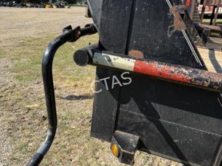 #201-•-2015-texas-bragg-25'-utility-gooseneck-trailer-image-17