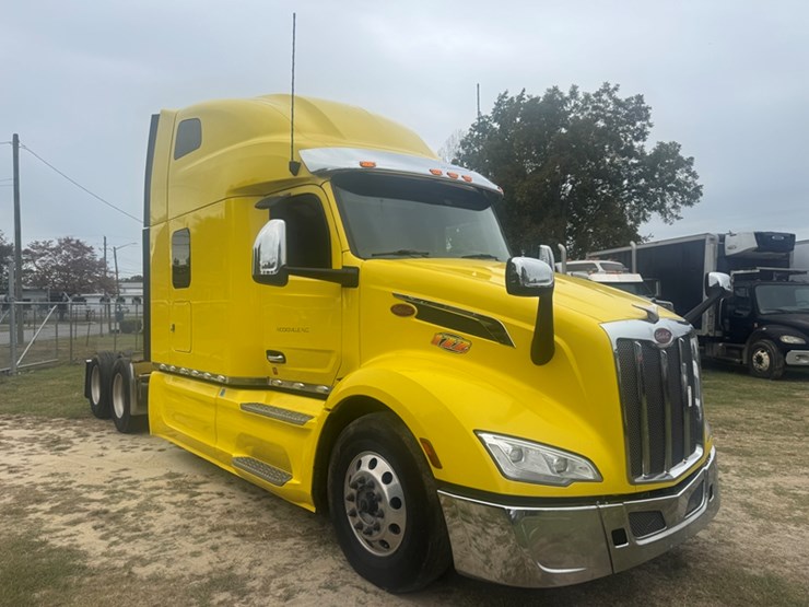 2023-peterbilt-579-image-3
