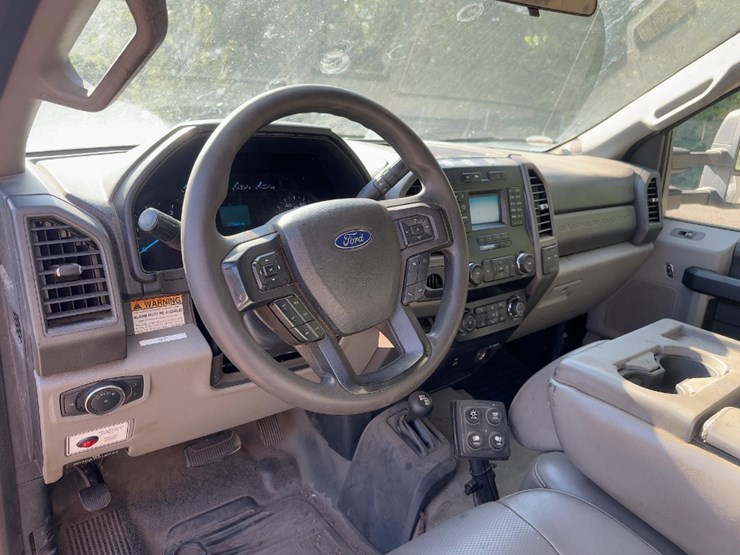 2019-ford-f550-xl-image-35