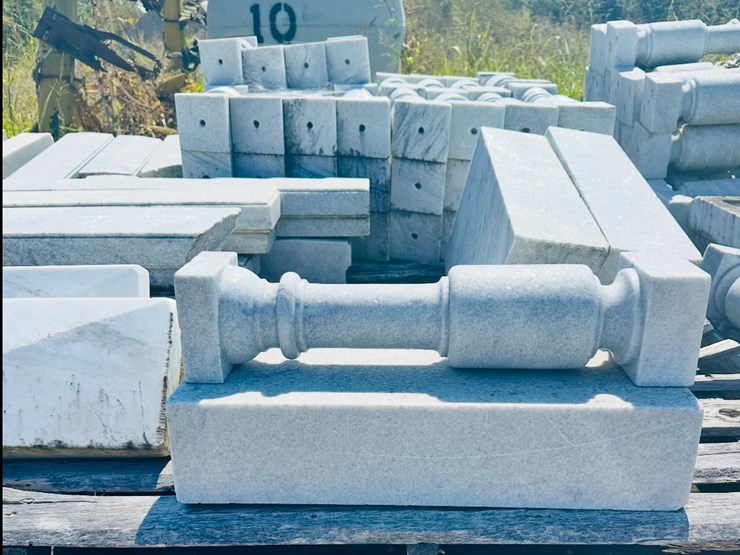 #907-•-balusters-image-3