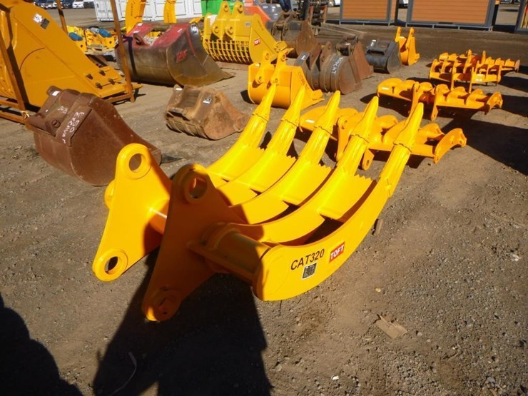 caterpillar-320-image-3