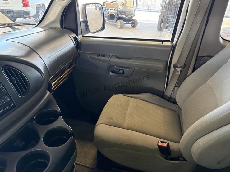 2008-ford-e350-image-23