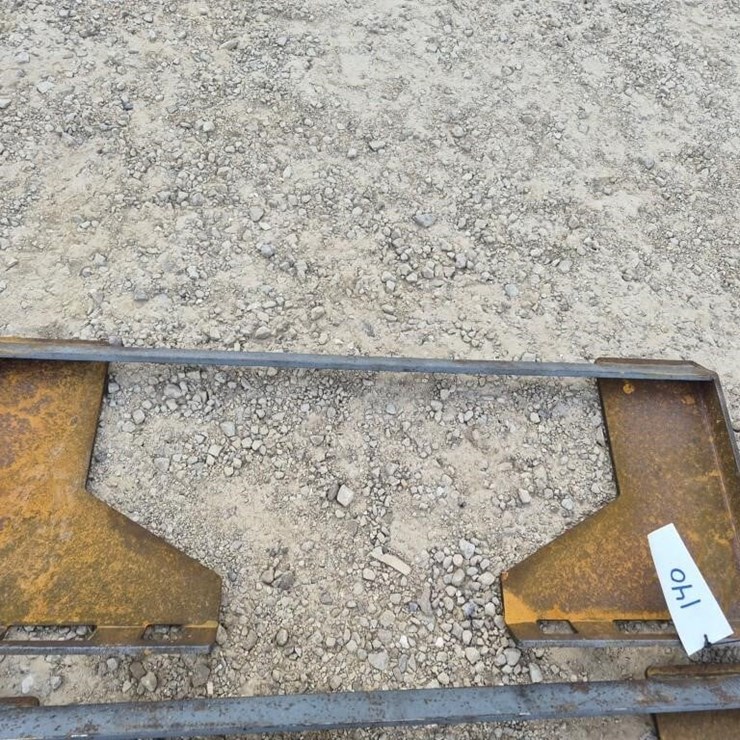 Skid Steer Mounting Plate