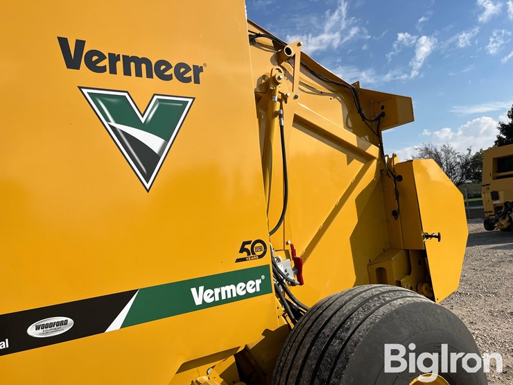 2021-vermeer-605n-cornstalk-special-image-15