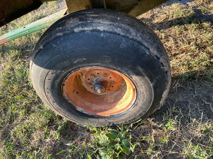 badger-tandem-axle-silage-wagon-image-21