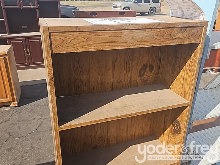 single-wooden-book-shelf-image-3