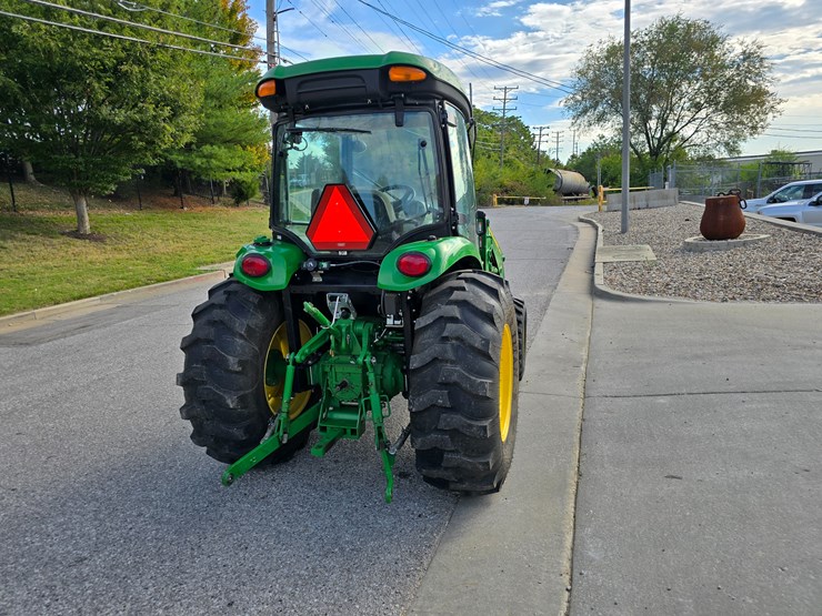 john-deere-4044r-image-17