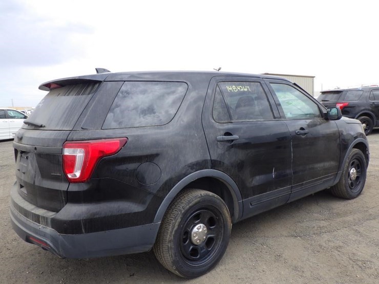 2016-ford-explorer-image-4
